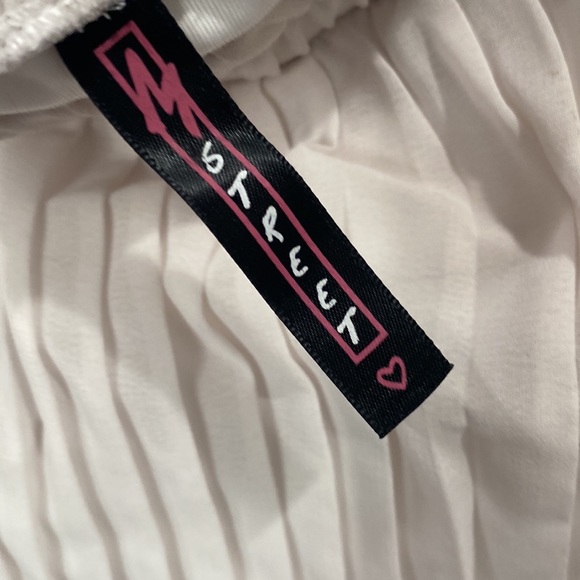 Pleated chiffon skirt - Picture 2 of 3